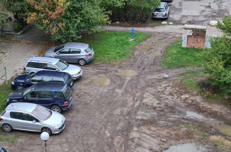 паркиране зелени площи