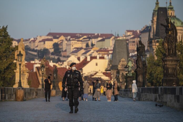Чехия забранява излизането