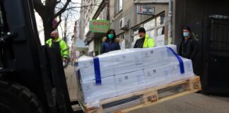 ваксини на AstraZeneca, надпревара