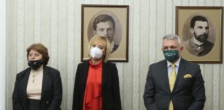 Изправи се! Мутри вън!