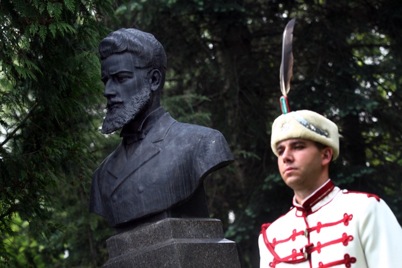 Почитаме паметта на Христо Ботев и на загиналите за свободата