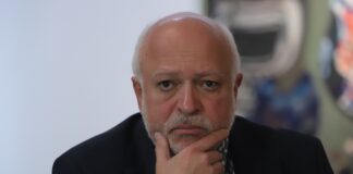 Министърът на културата проф. Велислав Минеков