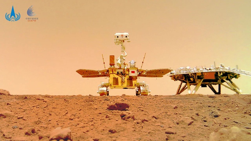 Марс продължава да изненадва ученитеМарсоходът на НАСА Кюриосити вероятно се