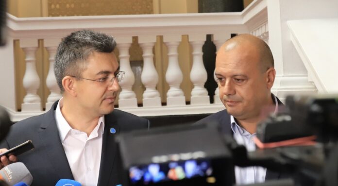 Пламен Николов и Христо Проданов дадоха брифинг след консултации в Народното събрание между ИТН и БСП