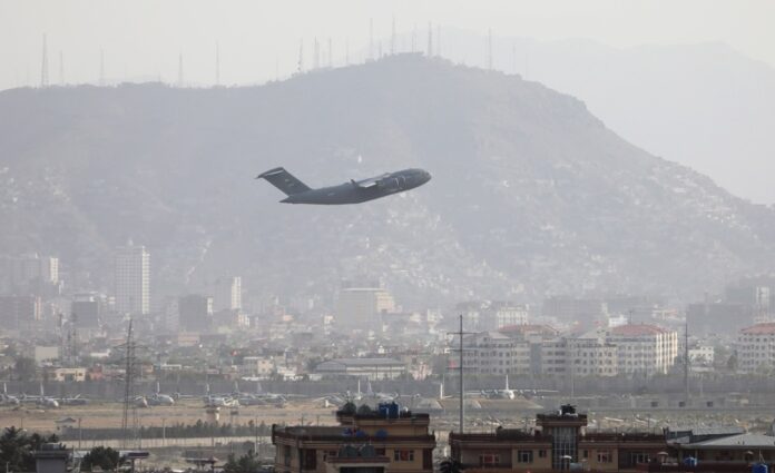 Кабул, Афганистан, самолет