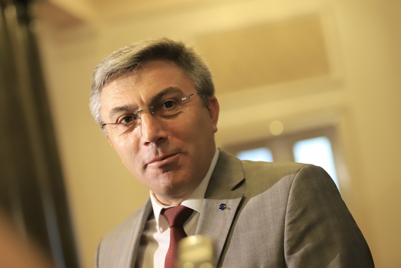 Лидерът на ДПС Мустафа Карадайъ заяви пред журналисти в парламена