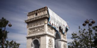 Опаковане на Триумфалната арка в Париж, Кристо