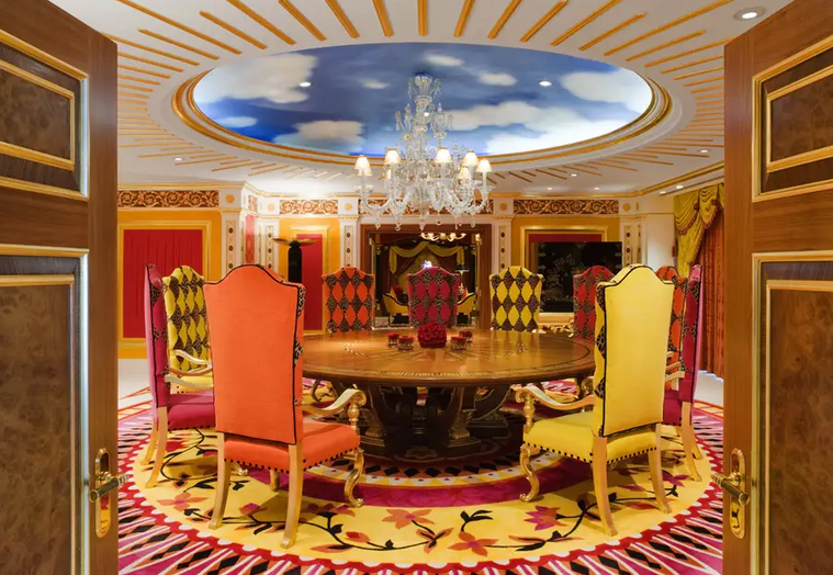Трапезарията в кралския апартамент на Бурж Ал Араб