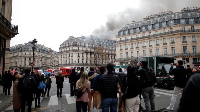 пожар в Париж