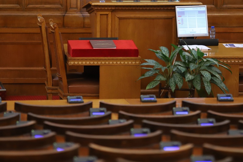 Парламентът ще изслуша служебния министър на външните работи Николай Милков