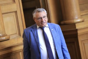  Велизар Шаламанов 