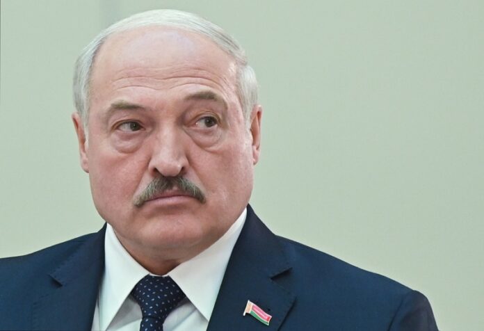 На снимката Александър ЛукашенкоАлександър Лукашенко лидерът на Беларус се опитваше