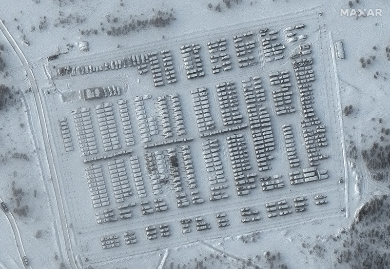 Сателитна снимка на танкове, артилерия и поддържащо оборудване в Русия