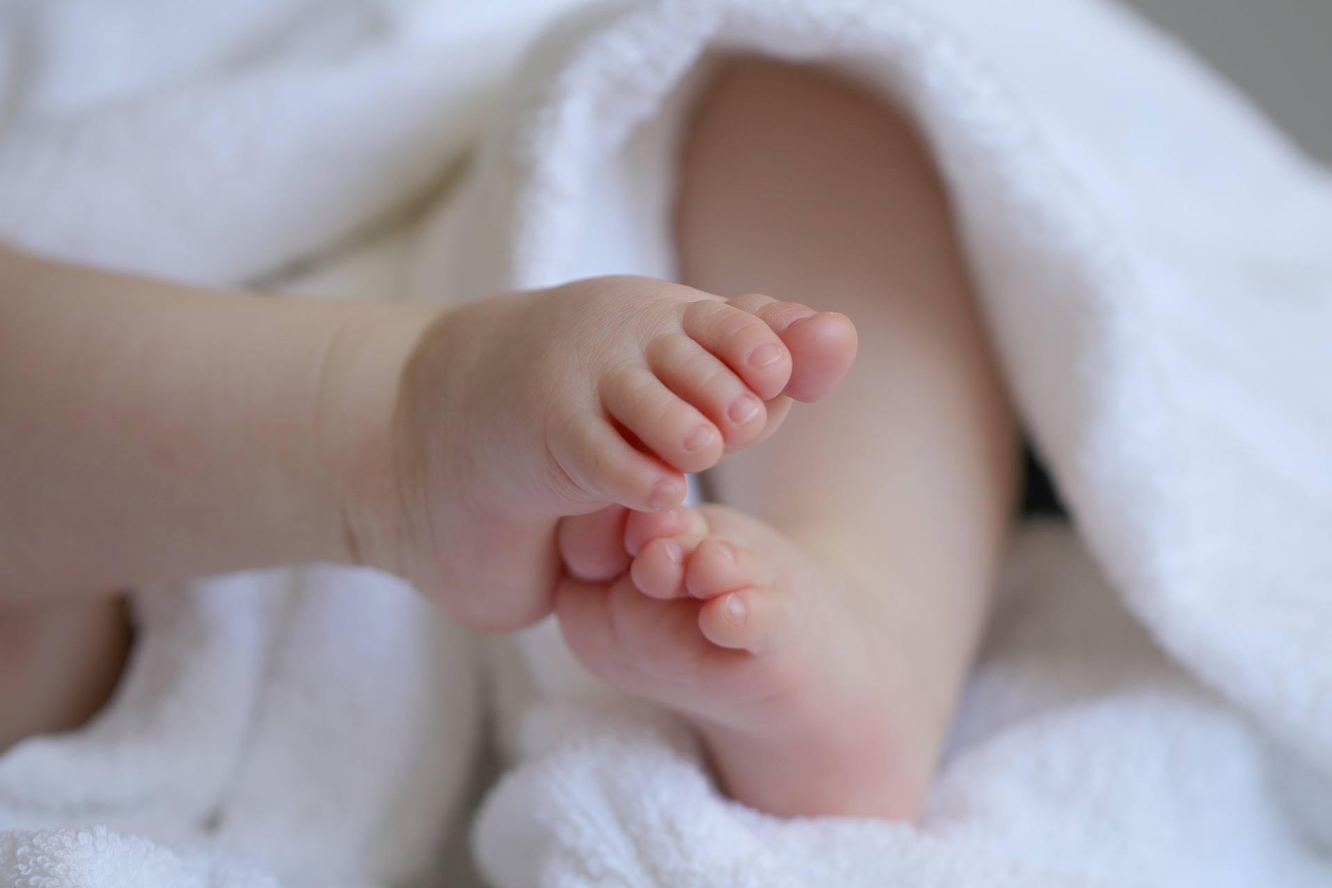 За първи път във Великобритния се роди бебе с ДНК