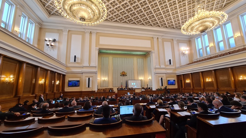 Депутатите ще проведат днес поредното извънредно заседание Звънецът в пленарната