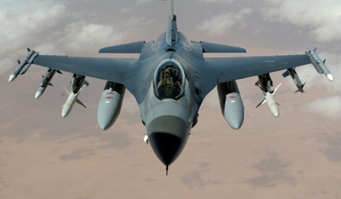 Белгия изпраща отново шест изтребителя F 16 в Естония като част