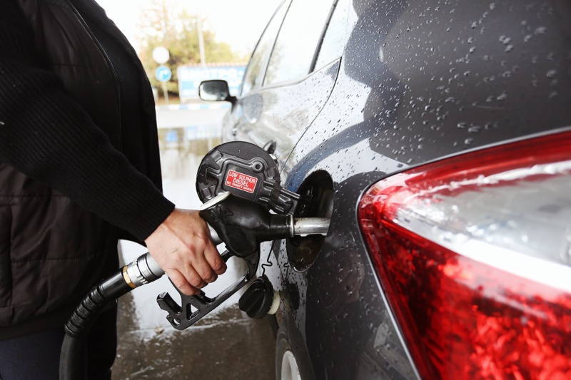 Цената на горивата вече е доста поносима. За половин година