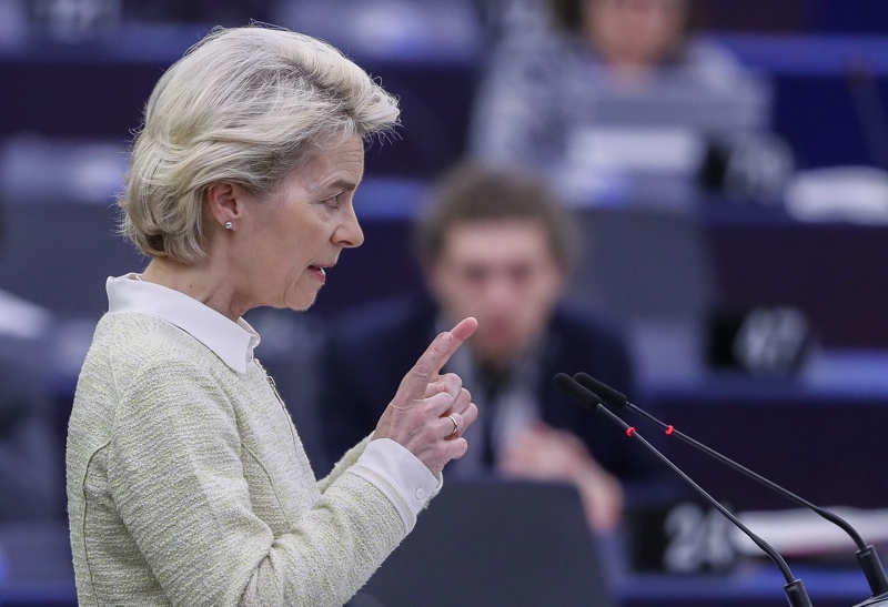 СподелиВ Брюксел се играе нова вълнуваща игра предимно от политици