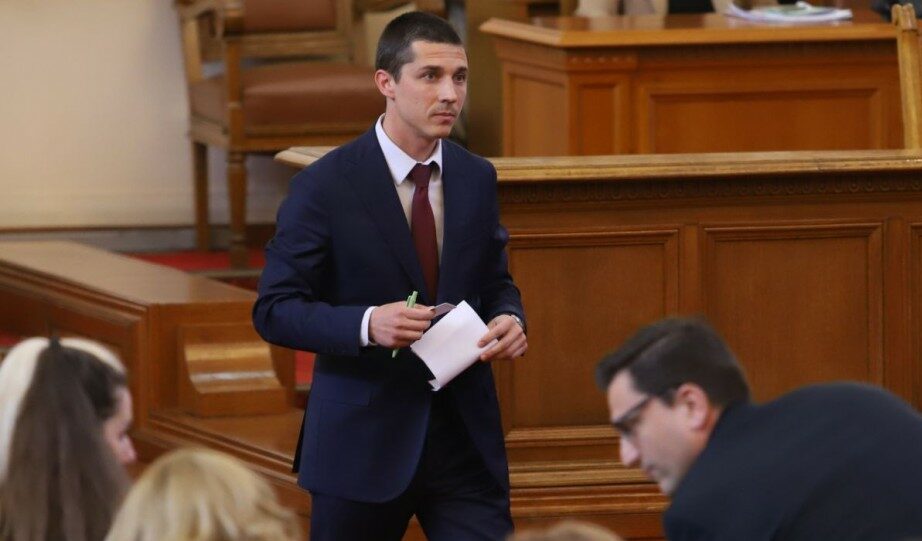 На снимката: Мирослав Иванов.Депутатите от 48-ия Парламент отхвърлиха на първо