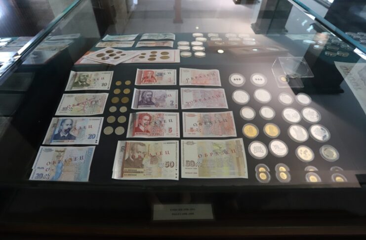 БНБ, български лев, пари