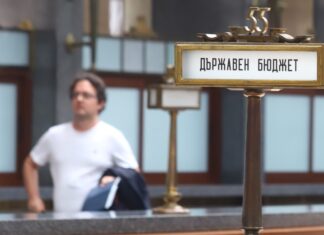 Харчи днес, плати утре: Управлението има всичко освен идеи и смелост държавен бюджет