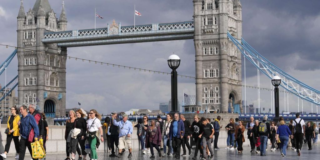  Кралица Елизабет Втора 