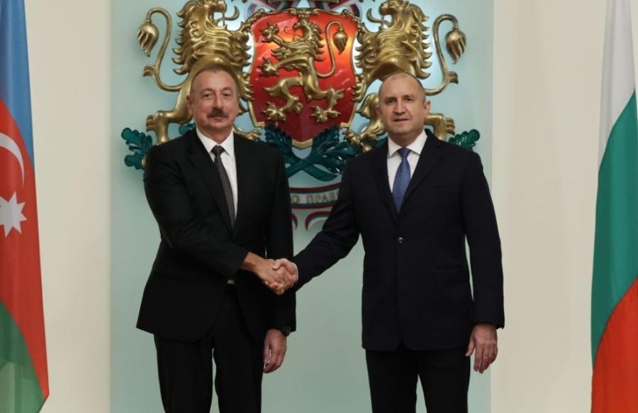 В присъствието на президентите на България и Азербайджан Румен Радев