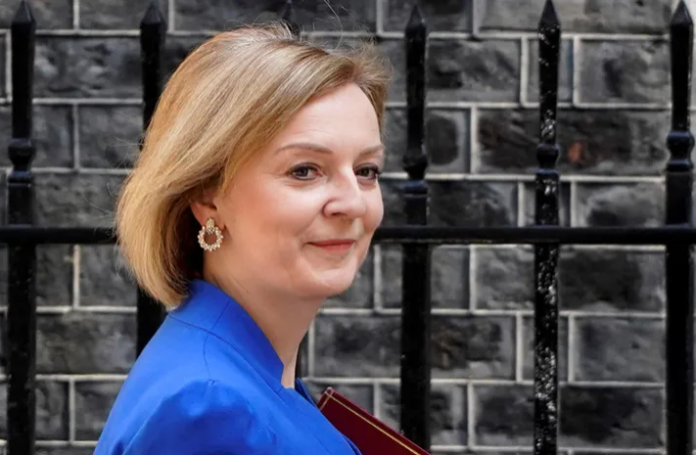 Британската външна министърка Лиз Тръс бе избрана за лидер на