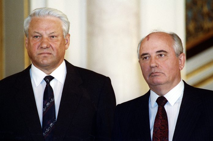 Борис Елцин и Михаил Горачов. Източник: AP/БТАТози уикенд последният лидер