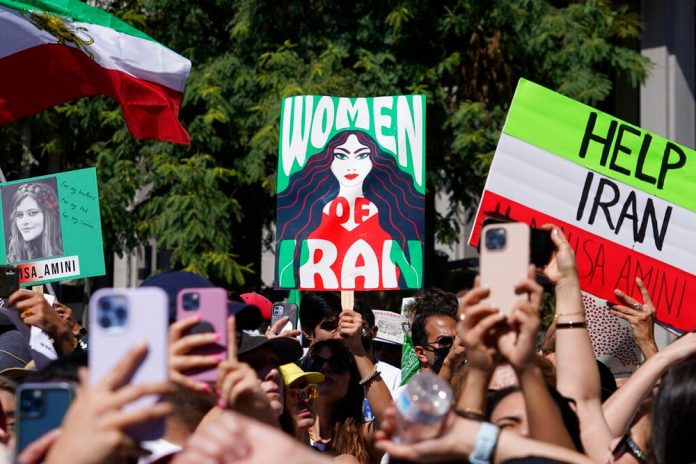 Националните протести в Иран предизвикани от смъртта на 22 годишната