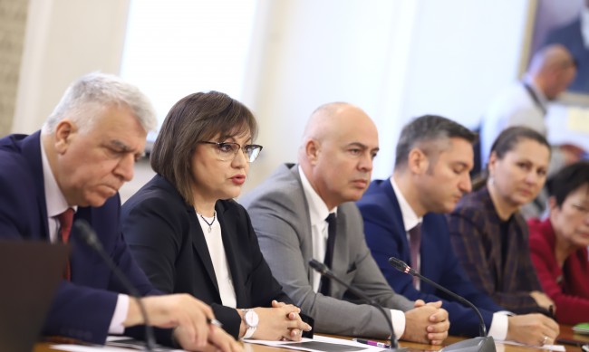 БСП провежда среща в Народното събрание с парламентарната група на