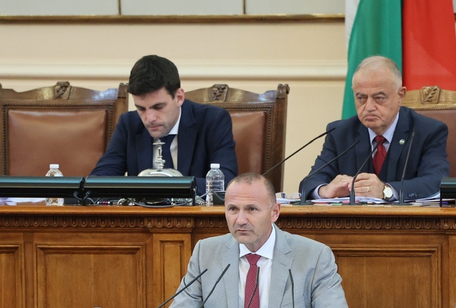 Народното събрание ще изслуша служебния министър на енергетиката Росен Христов