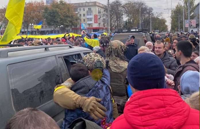 Украински войници влизат в Херсон