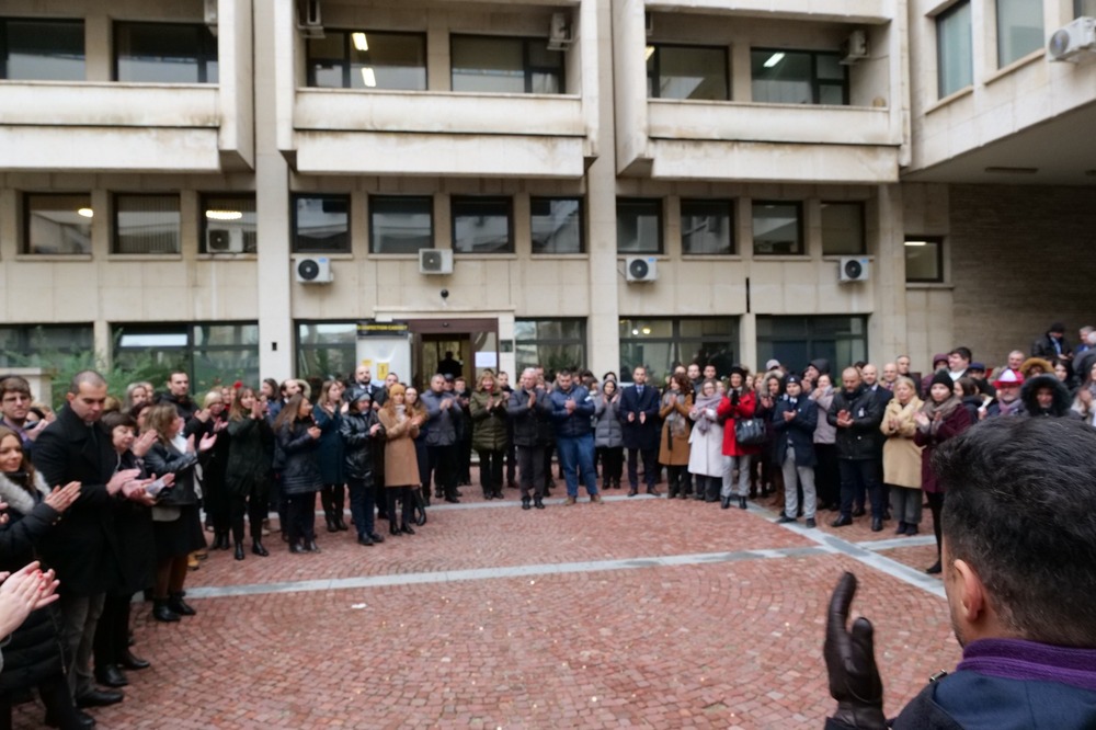 Снимка: БТАОколо 200 служители на Министерството на външните работи излязоха