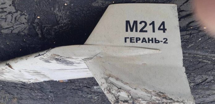 Част от дрон, свален близо до Купянск, Харковска област, през септември 2022 г. и считан от Украйна и различни експерти за Шахед-136, произведен в Иран