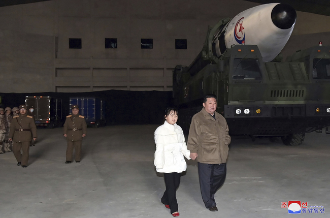 Снимка: БТАДъщерята на севернокорейския лидер Ким Чен-ун, която преди няколко