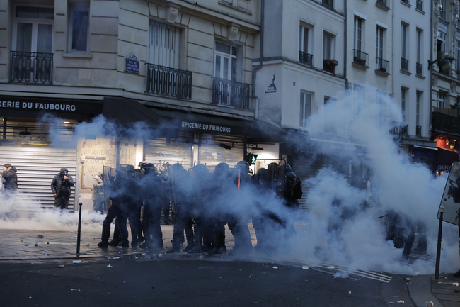Протести в Париж