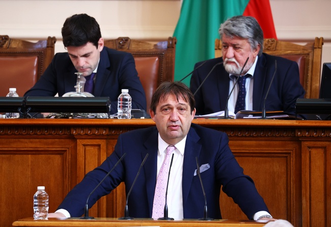 снимка: БТАБългарите сме магистрално бедни“ според служебният министър на регионалното