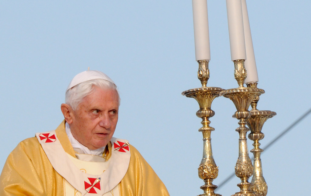 На снимката: папа Бенедикт XVIБившият папа Бенедикт, който почина в