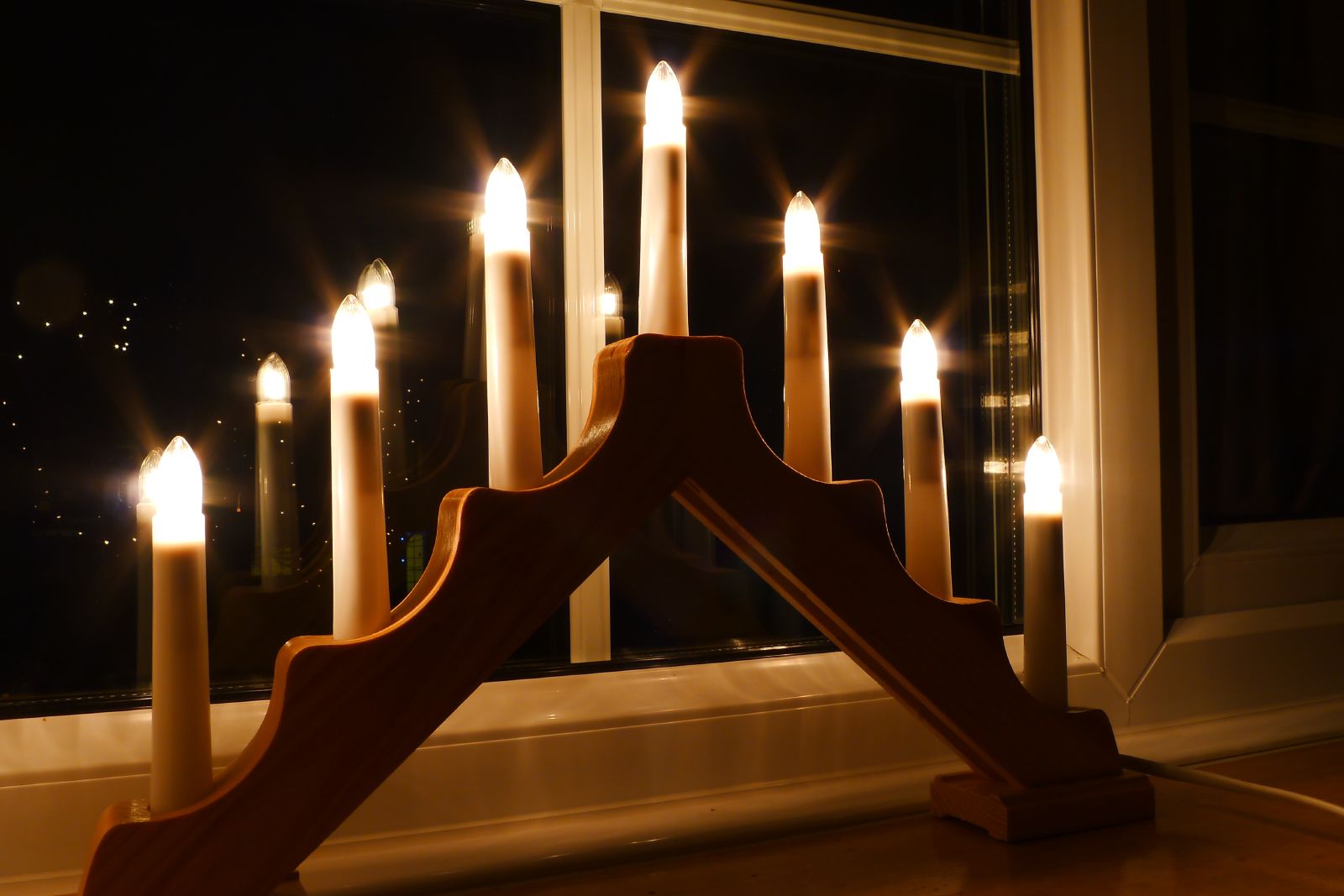  Норвежците палят свещи от Бъдни вечер до Нова година 