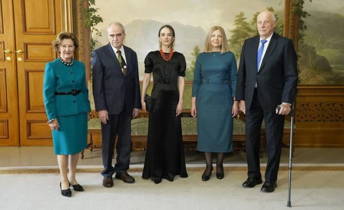 Лауреатите на Нобеловата награда за мир с крал Харалд