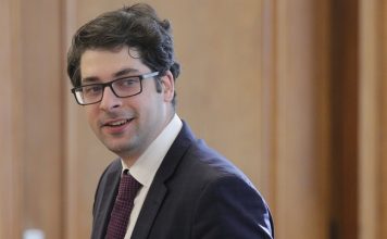 Пеканов: Забавени реформи в БЕХ, ВиК и антикорупционното законодателство бавят плащанията по ПВУ Атанас Пеканов