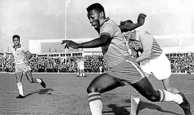 Пеле в мача между Малмьо и Бразилия през 1960 г
