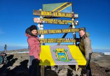 Павел Гуджеров и съпругата му на най-високия връх в Африка