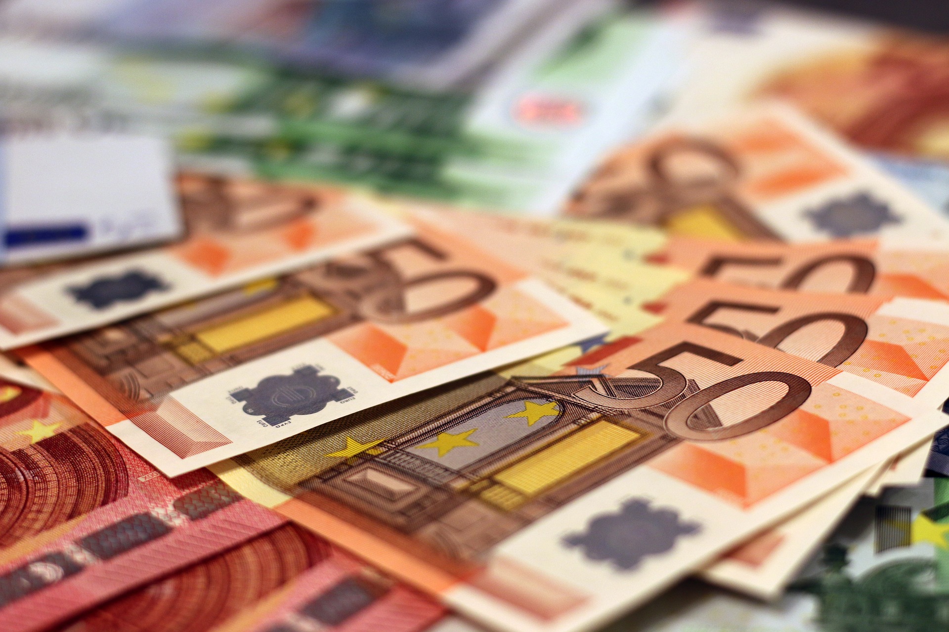 България няма да приеме еврото от 1 януари 2024 година