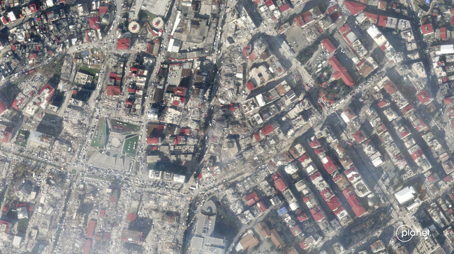 Снимките на разрушените сгради в Турция обиколиха целия святТурският град