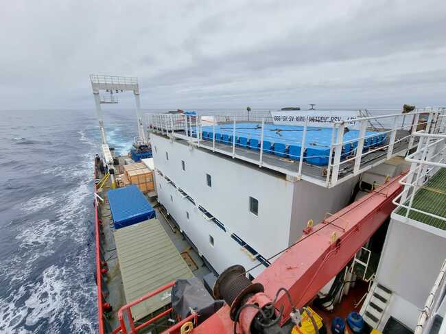 Корабът ни в пролива Дрейк Снимка БТААнтарктика е достигната от