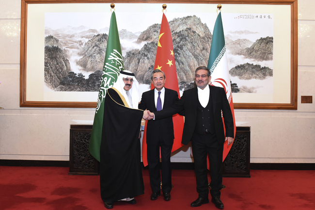 Неочакваното сближаване между Саудитска Арабия и Иран има историческо измерение