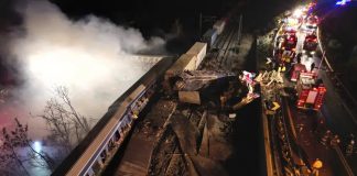 Катастрофа между пътнически и товарен влак в Гърция
