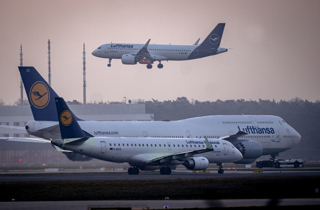 Пътниците на четири летища в Германия днес ще бъдат изправени